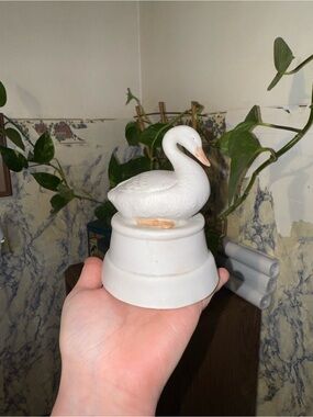 White Ceramic Swan Figurine Decorative Accent